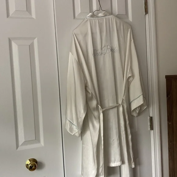 Bride Robe - Picture 3 of 5